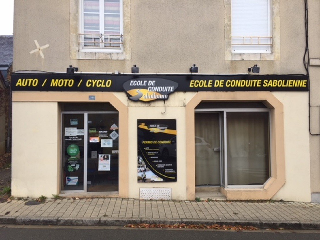 façade agence de loué